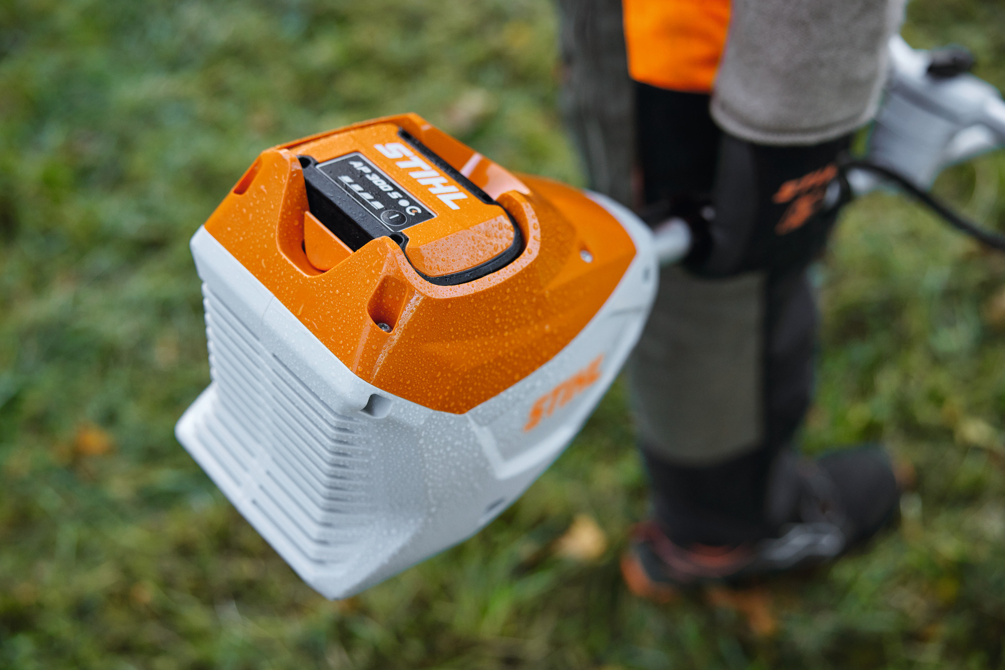 Débroussailleuse FSA 120 sans batterie ni chargeur