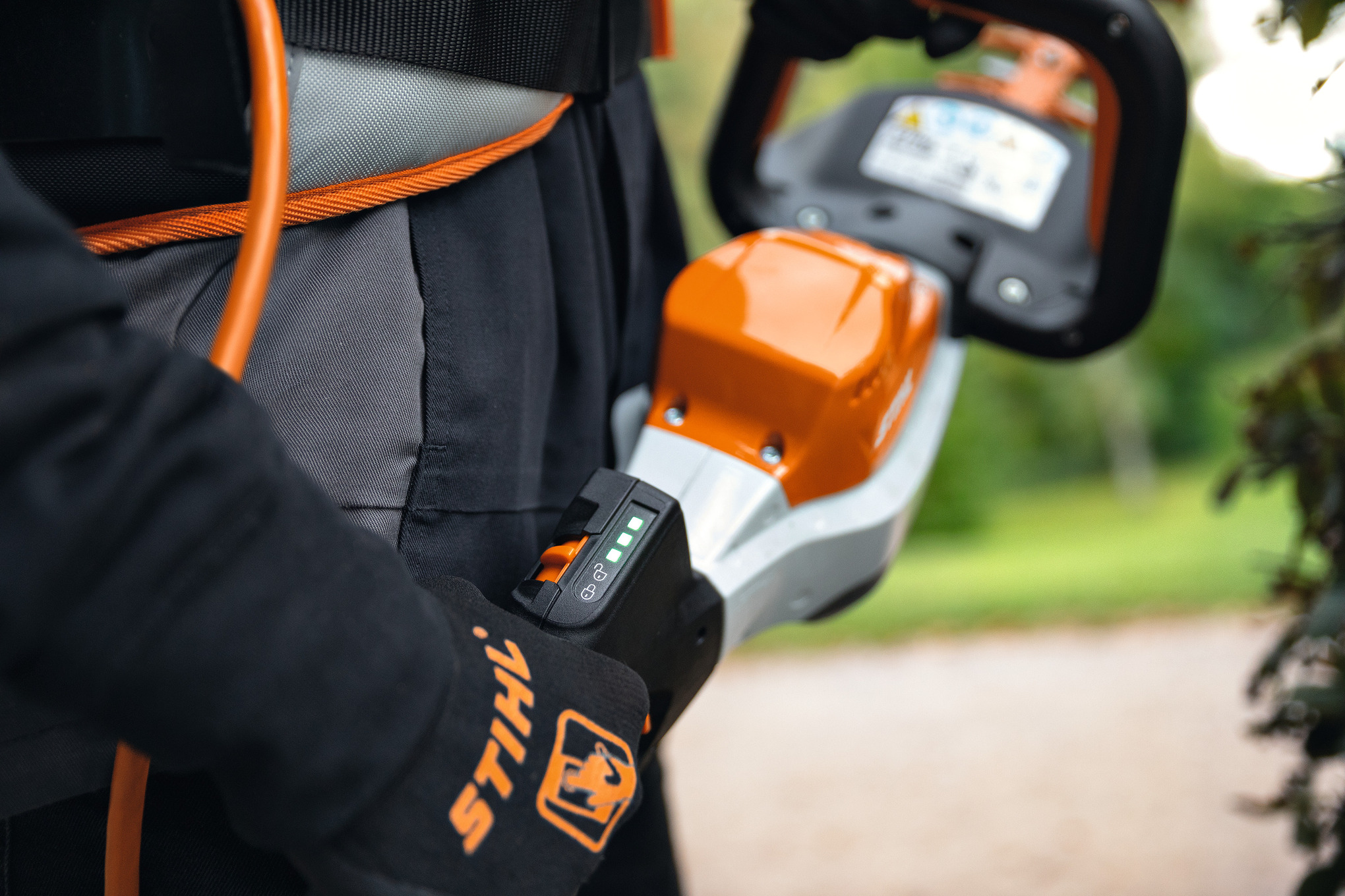Taille-haie HSA 130 R sans batterie ni chargeur