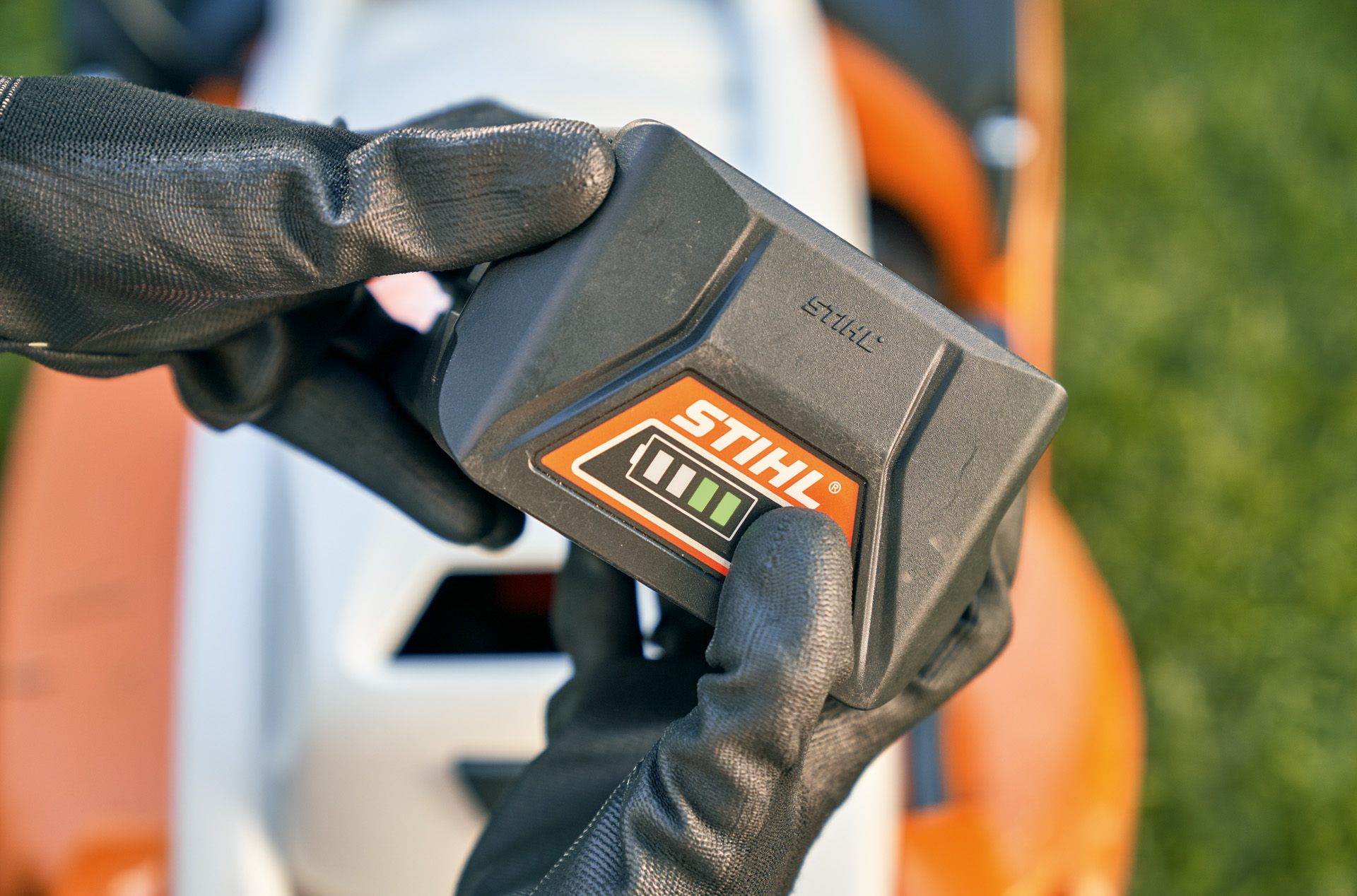 Pack à batteries STIHL pour la tondeuse à gazon à batterie RMA 339 C