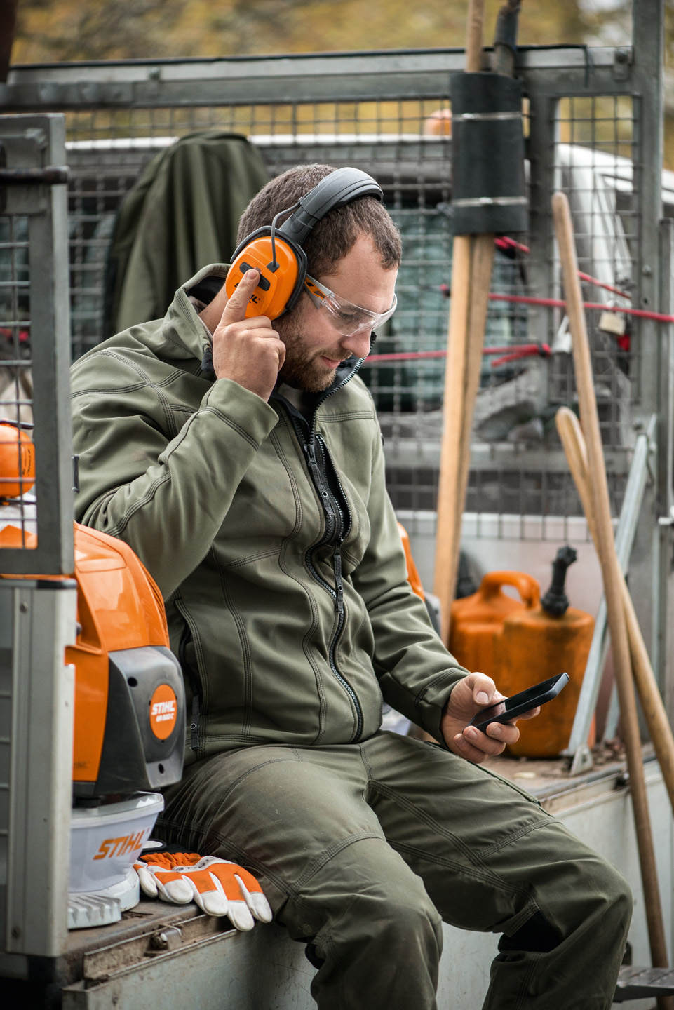 Casques protège-oreilles avec fonction sans fil ou Bluetooth®, tels que les casques STIHL Dynamic avec Bluetooth® (BT)