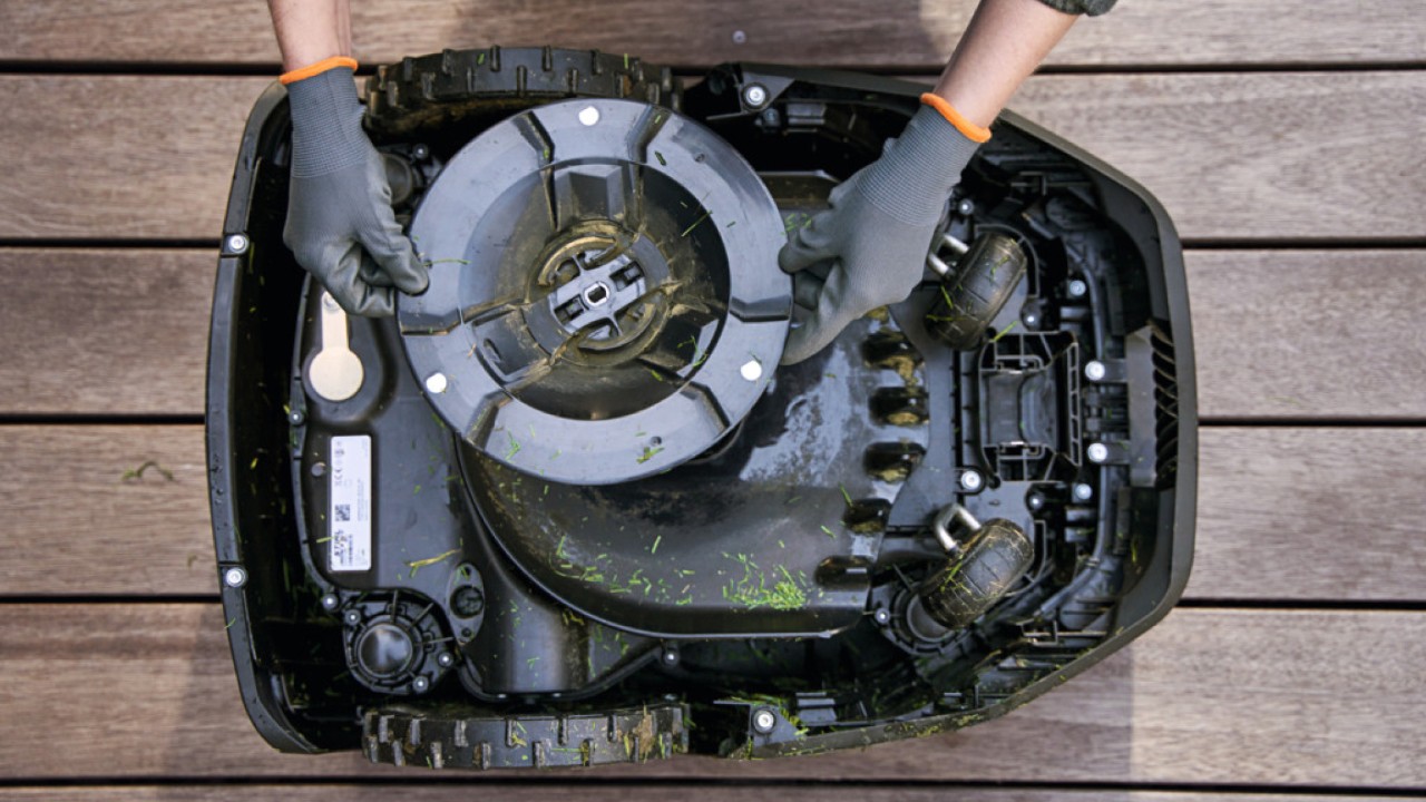 entretien robot tondeuse iMOW stihl